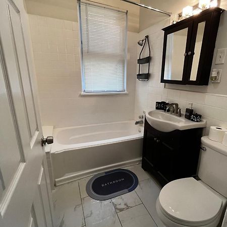 Spacious Cozy Private Room Newark Exterior photo