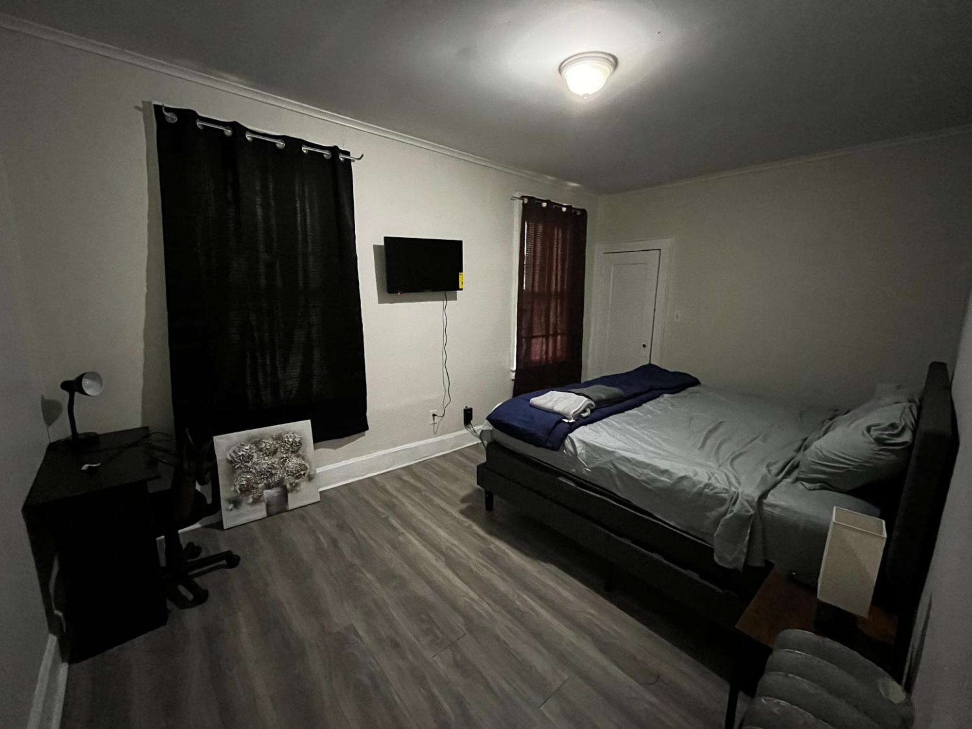 Spacious Cozy Private Room Newark Exterior photo